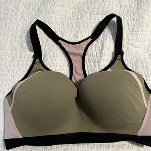 VICTORIAS SECRET Incredible Sports Bra 36D